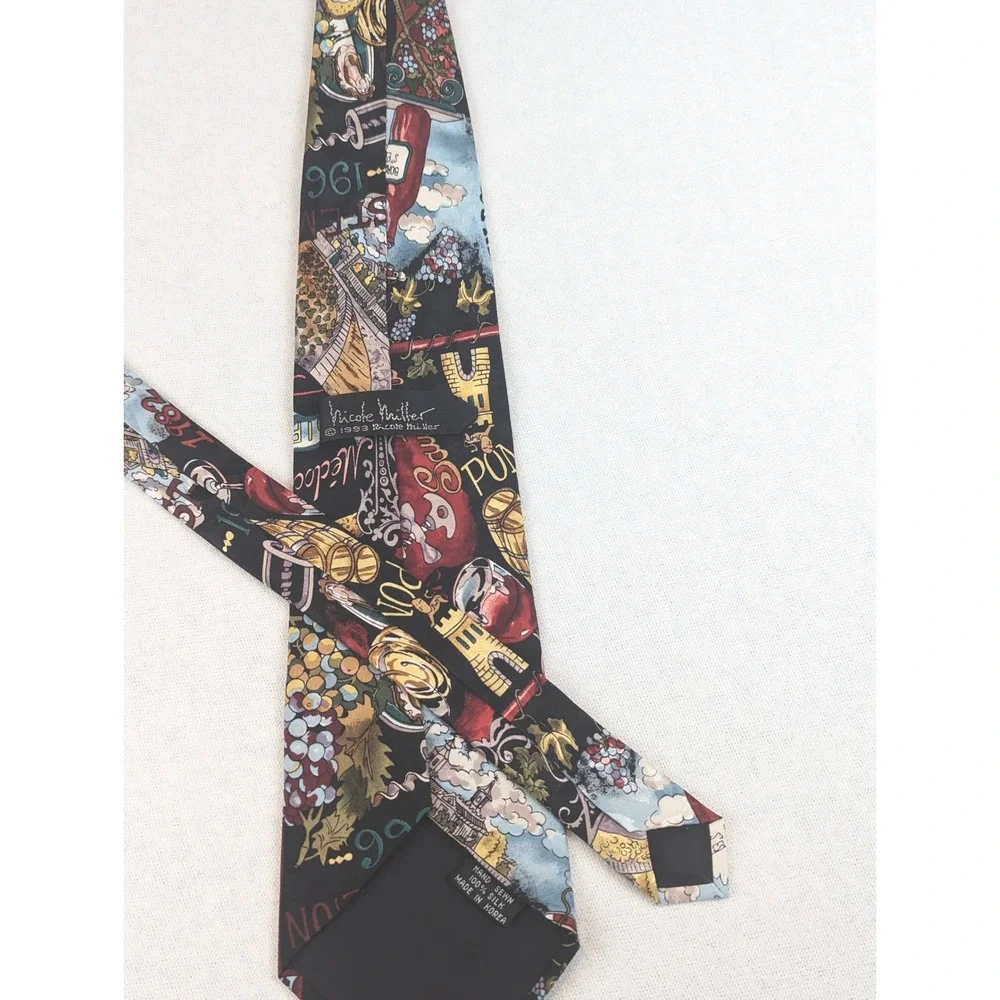 Nicole Miller 1993 Vintage Silk Tie Bordeaux Wine Grapes Novelty Print Mens 1520